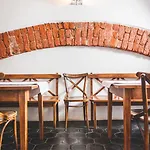 U české Koruny Hotel