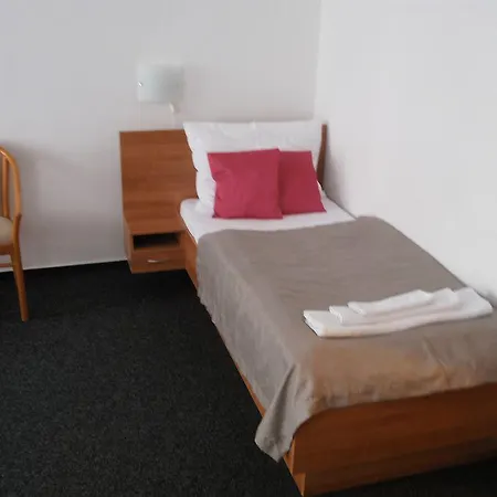 U české Koruny 3* Hradec Králové