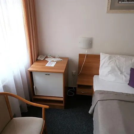 Hotel U české Koruny 3*