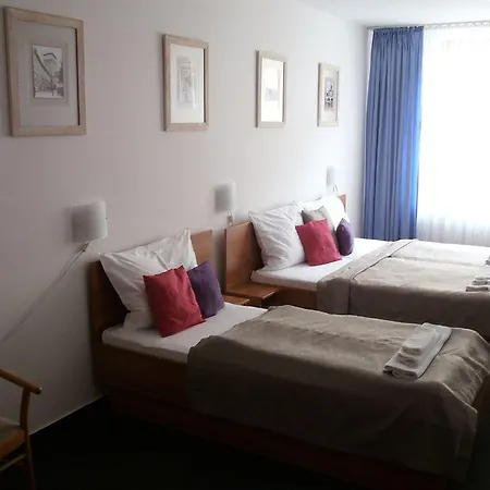U Ceske Koruny Hotel 3*