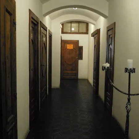 Hotel U české Koruny 3*