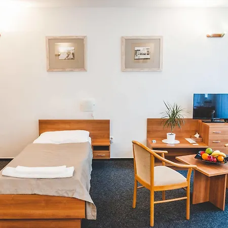 U české Koruny Hotel