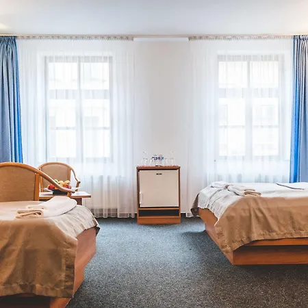 Hotel U české Koruny 3*
